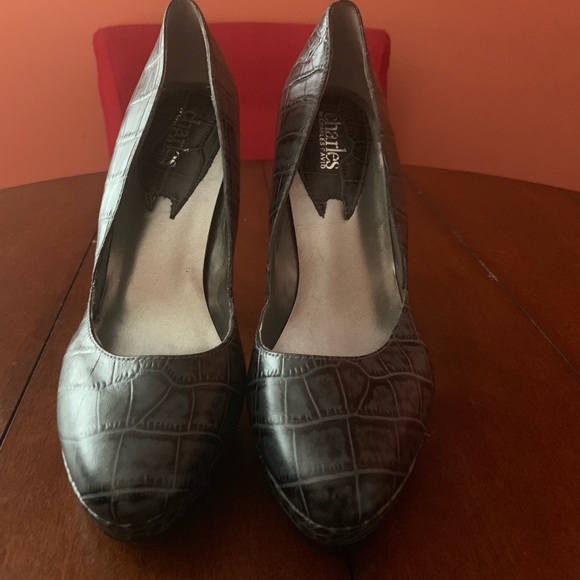 Shoes - Picture 1 of 5